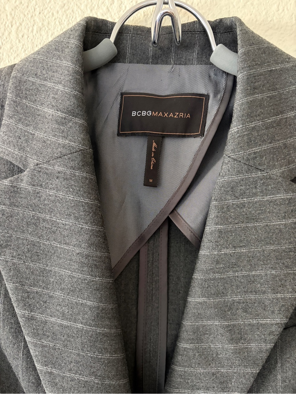 BCBGMAXAZRIA Women’s Gray Pinstripe Tailored Blazer Jacket Size M - Picture 5 of 5
